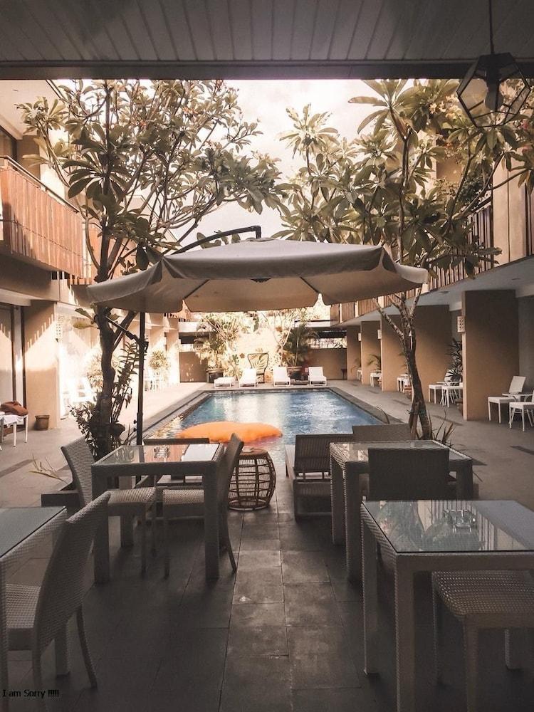 Devata Suites And Residence Legian Zewnętrze zdjęcie